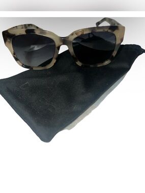 Diff Eyewear Tortoiseshell Square Sunglasses - Black Lenses